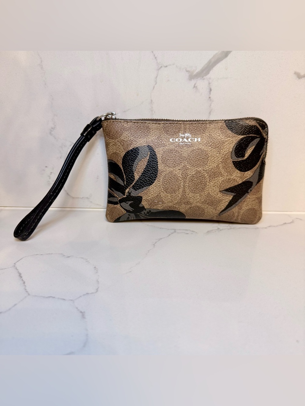Coach Signature Canvas Corner Zip Wristlet with Bow Print (Style CZ440)